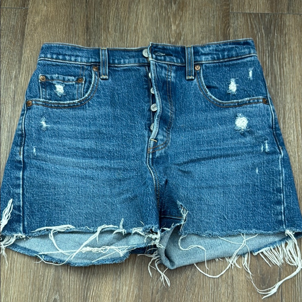 Levi’s Ribcage Women's Shorts
Color: Jive Outlasted
Size: 26